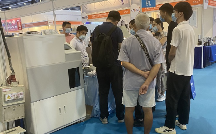 与会人员参观小优视频在线观看行星小优视频色